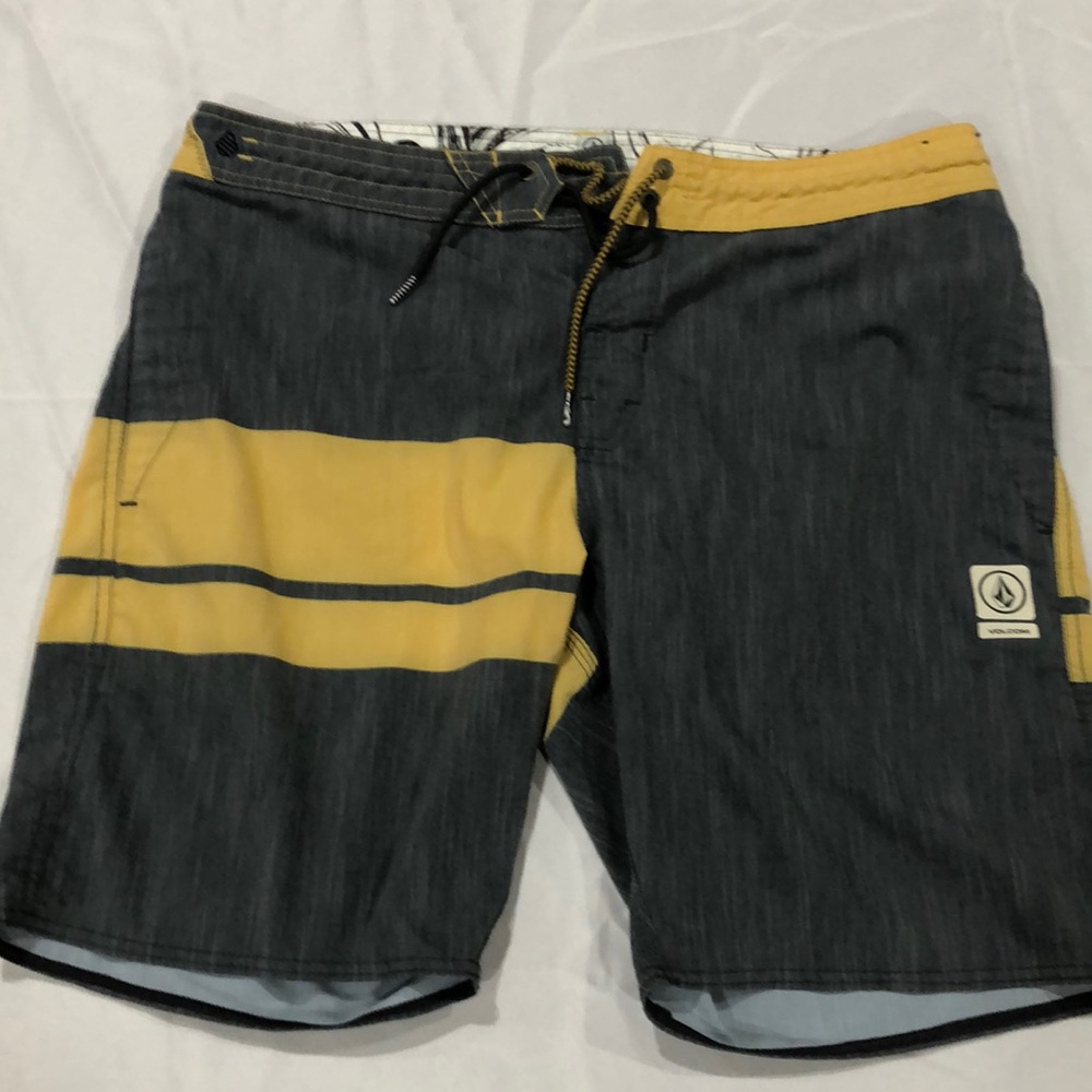 Volcom board shorts NWOT washed once size 36